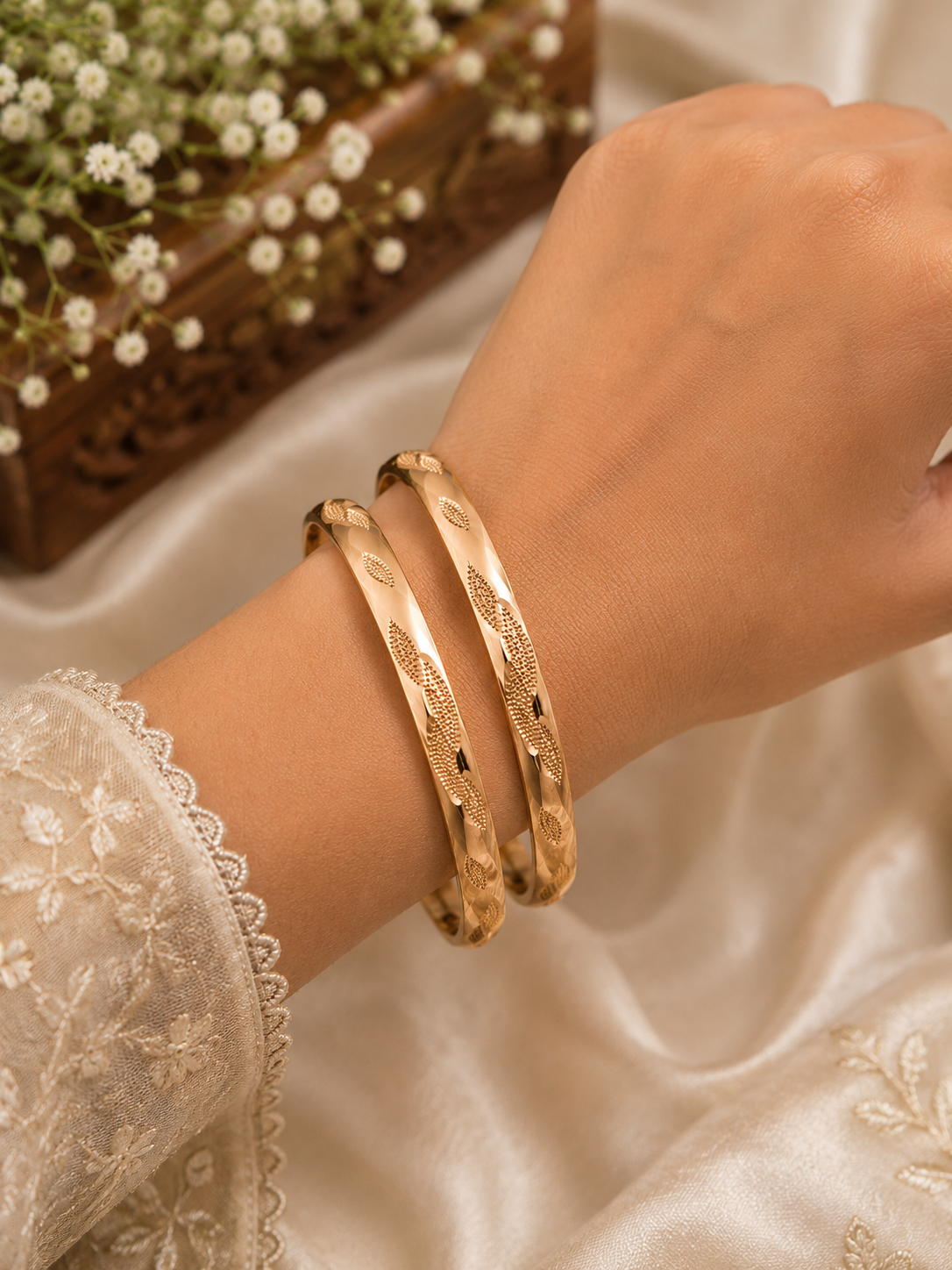 Panchaloham Unpolished Leaf Engraved Bangles