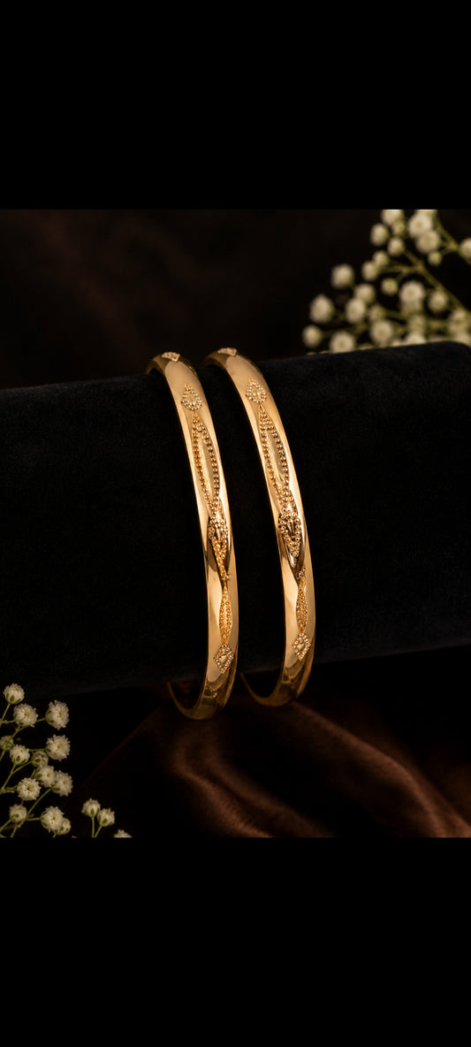 Panchaloham Polished Bangles (Elegant Leaf Design)
